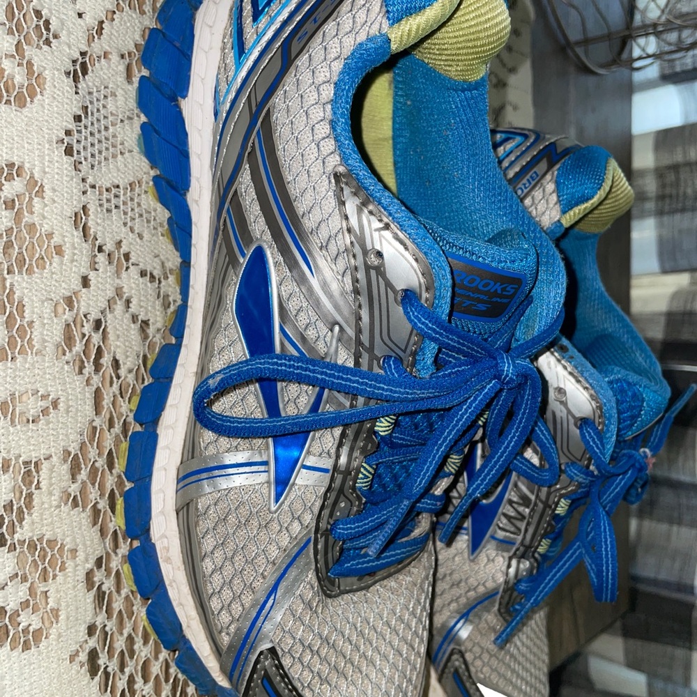 Brooks GTS Women’s Running Shoes Size 7